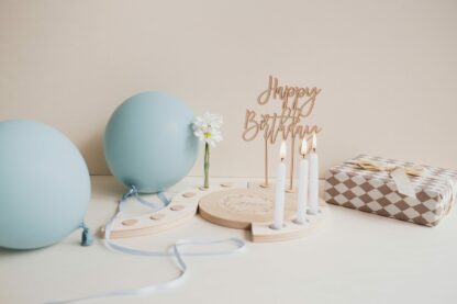 Wiederverwendbare Tischdeko zum Geburtstag.