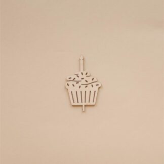 Auf diesem Bild sieht man einen Cupcake als Stecker für den Geburtstagskranz.