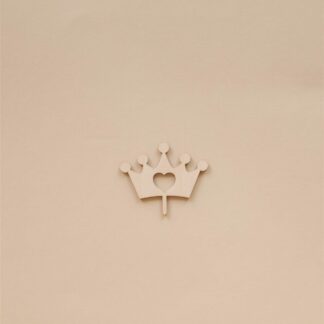 Auf diesem Bild sieht man eine Krone als Stecker für den Geburtstagskranz.