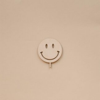 Auf diesem Bild sieht man einen Smiley als Stecker für den Geburtstagskranz.