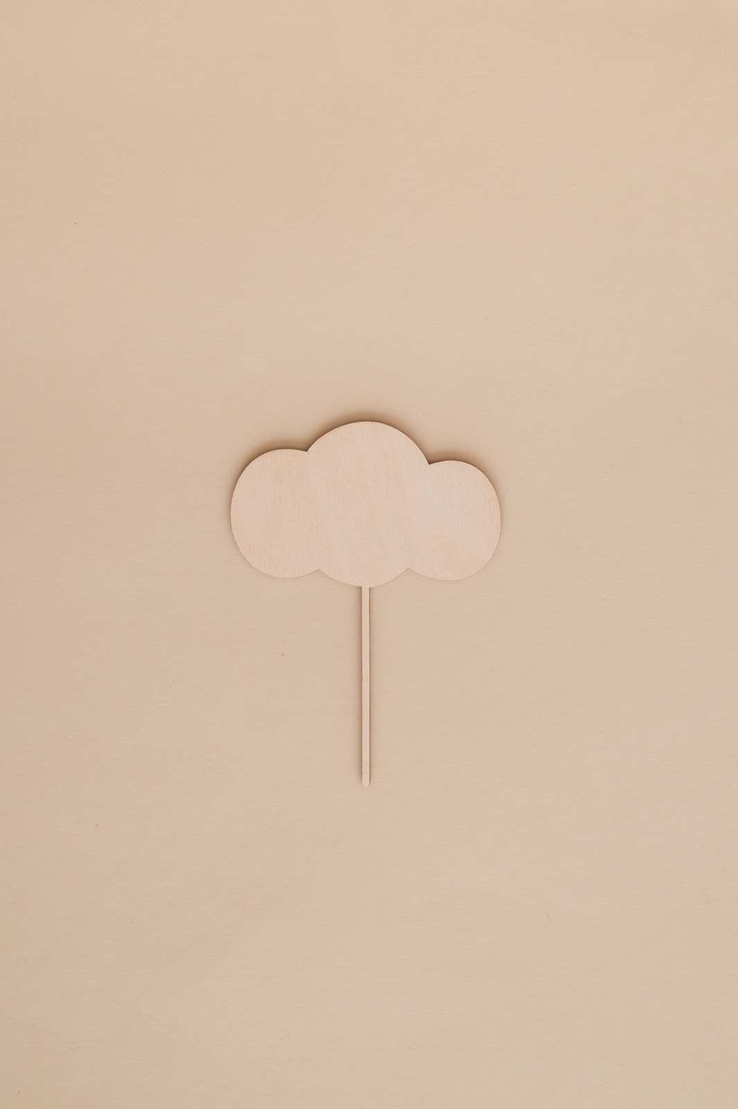 Auf diesem Bild sieht man eine Wolke als Stecker für den Geburtstagskranz.