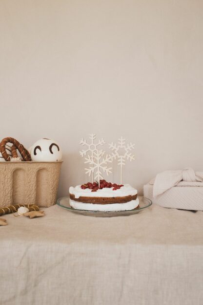 Cake Topper zu Weihnachten mit Schneeflocken.