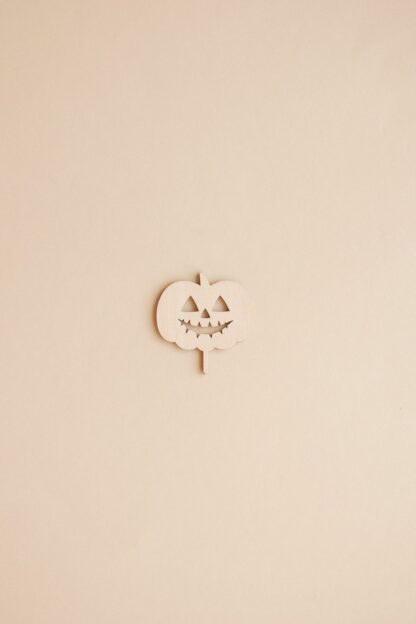 Halloween Kürbis Stecker für den Geburtstagskranz.