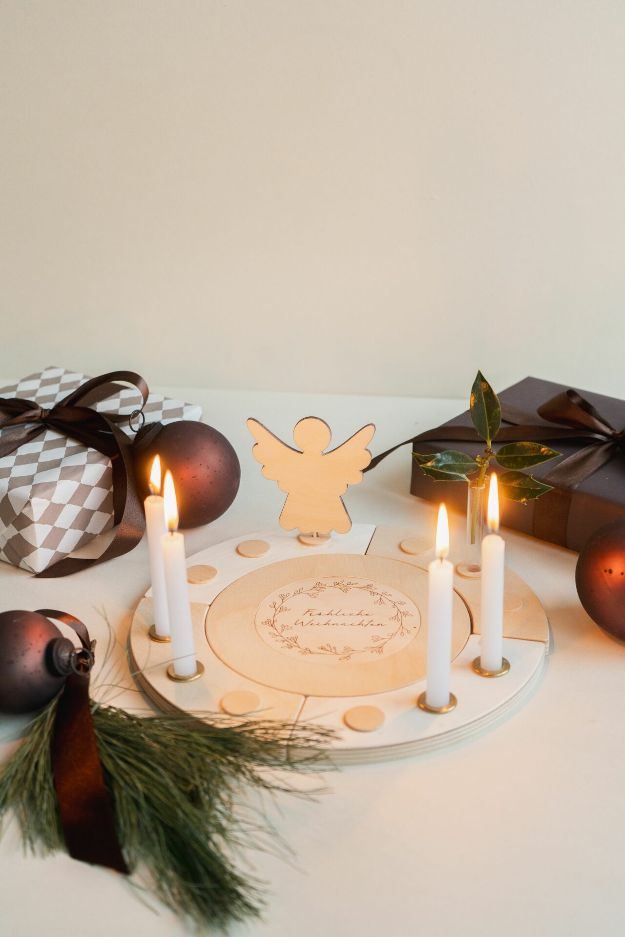 Engel Stecker für den Geburtstagskranz als Tischdeko für Weihnachten.