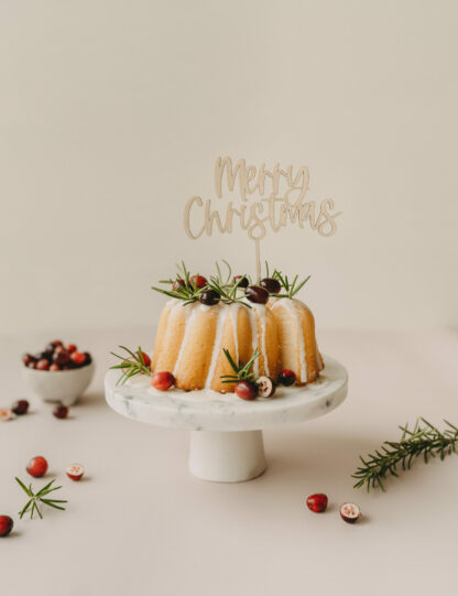 Nachhaltige Weihnachtsdeko aus Holz Merry Christmas.