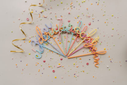 Cake Topper Geburtstag Zahlen in bunt.