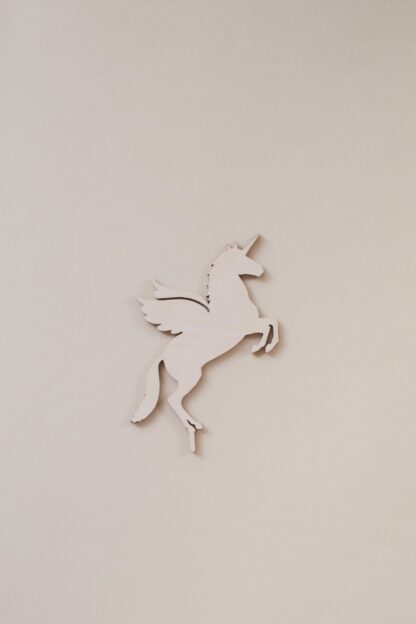 Stecker Pegasus Pferd aus Holz für den Geburtstagskranz.
