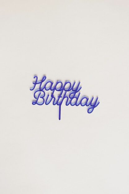 Königsblauer Happy Birthday Stecker für den Geburtstagskranz.