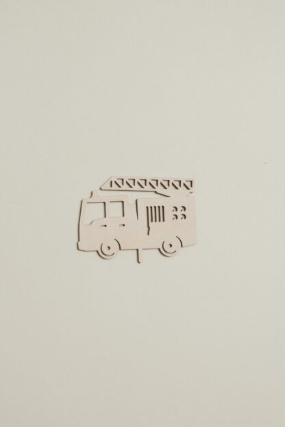 Feuerwehr Stecker für den Geburtstagskranz aus Holz als Tischdekoration.