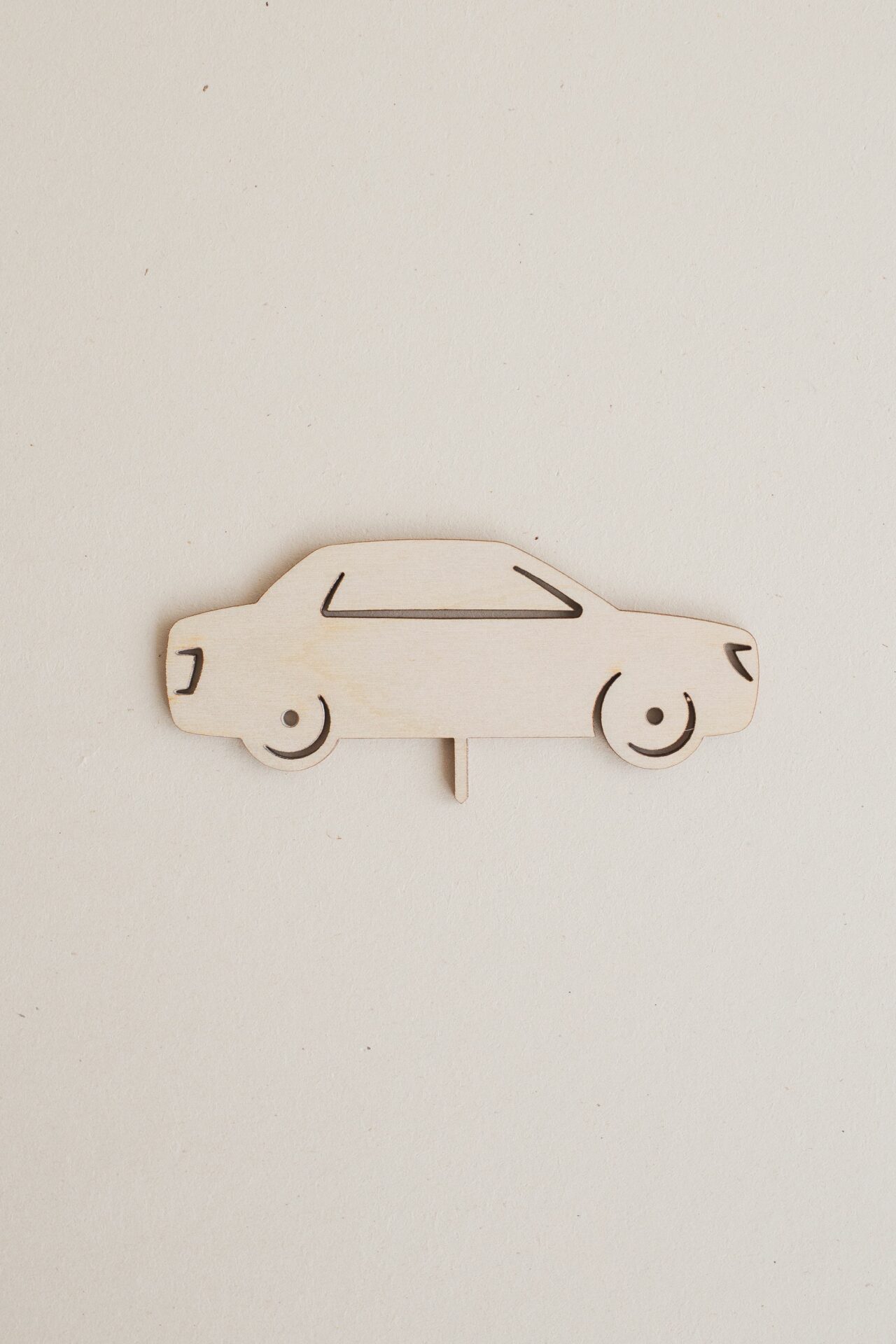 Auto Stecker für den Geburtstagskranz als Tischdeko.