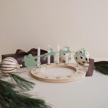 Rentierschlitten Stecker für die Weihnachtszeit als wiederverwendbare Dekoration für den Tisch.