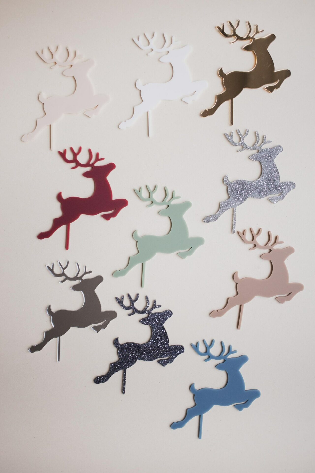 Weihnachtlicher Geschenke Stecker für den Geburtstagskranz als Tischdeko für Weihnachten.