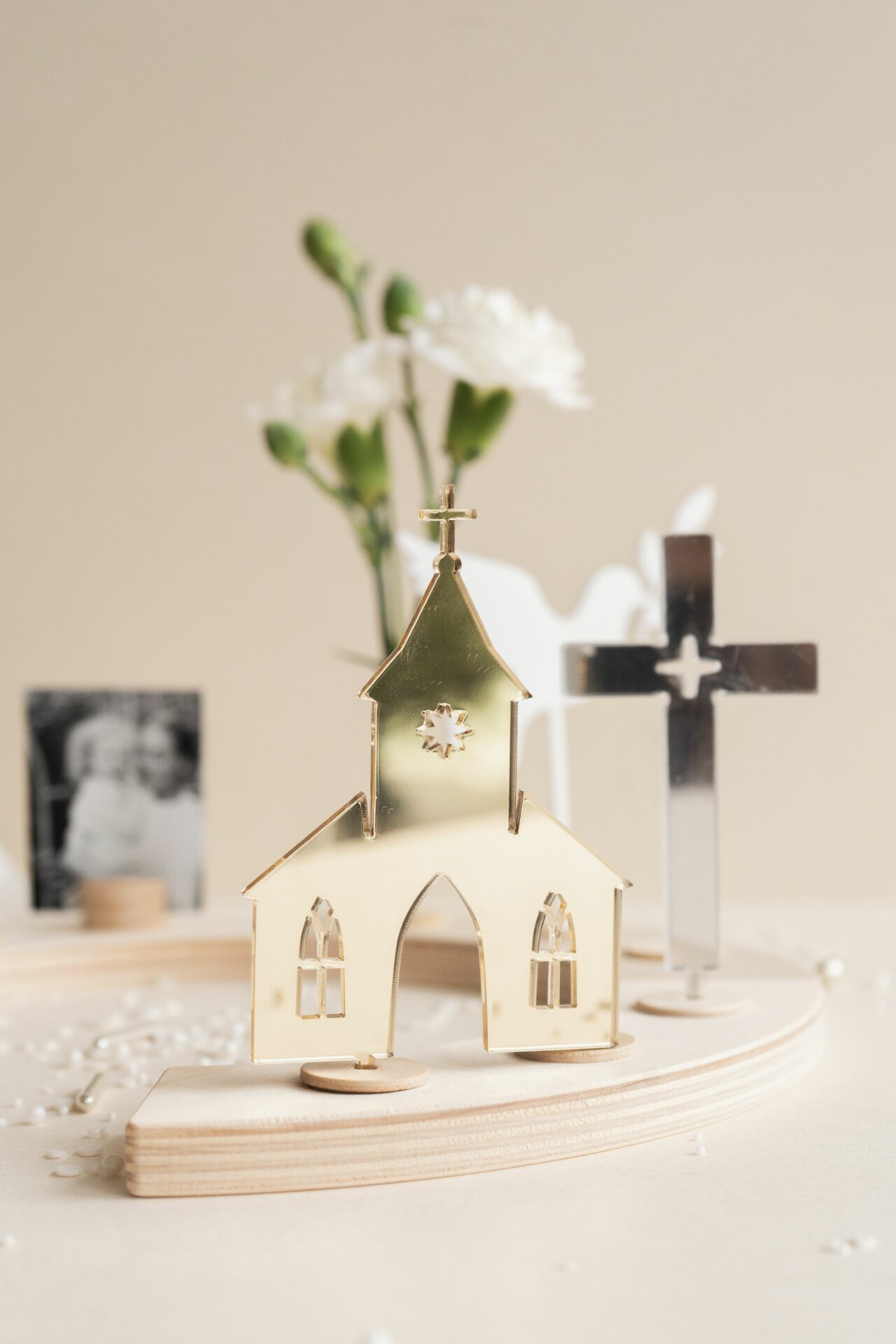 Kirchen Stecker als Tischdeko zur Taufe für den Geburtstagskranz.