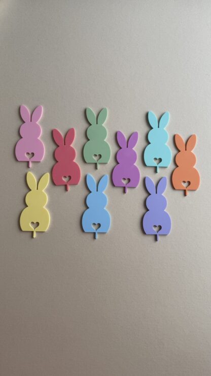 Stecker Hase mit geraden Ohren und Herzpo Geburtstagskranz bunt – Bild 2