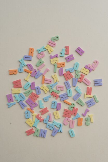 Alphabet als Streudeko für den Tisch zur Einschulung.