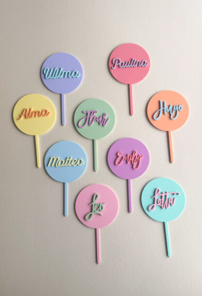 Runder bunter Cake Topper mit bunten Namen personalisiert – Bild 3