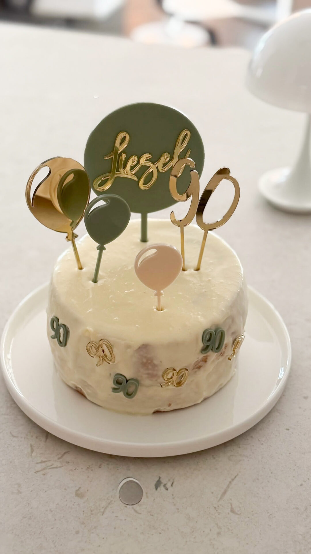 Runder bunter Cake Topper mit bunten Namen personalisiert – Bild 5