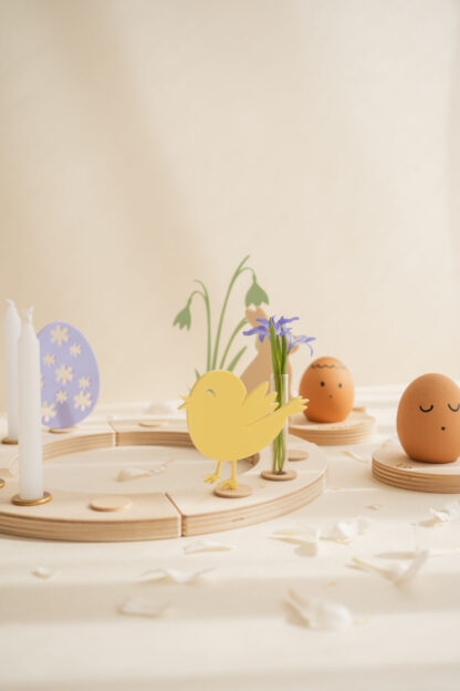 Tischdeko für Ostern als Steckfiguren für den Jahreszeitenkranz.