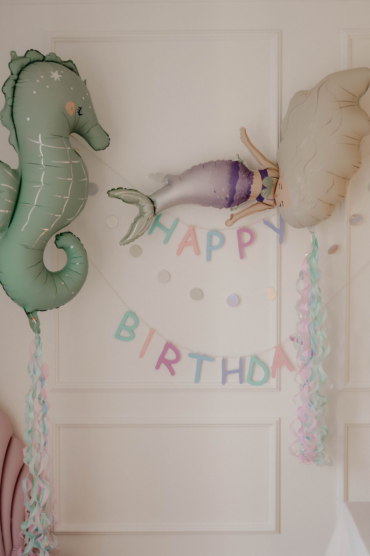 Happy Birthday Girlande in wunderschönen Pastellfarben.